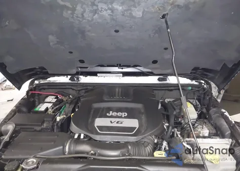 2012 Jeep Wrangler Unlimited Sahara z USA, uszkodzony, nr VIN 1C4BJWEG5CL179508